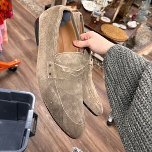 Guess taupe suede loafers men’s size 13